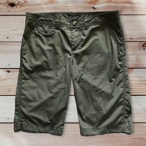 Columbia Women's Outdoors Cargo Capris Long Shorts Green Athleisure Pants Size 6